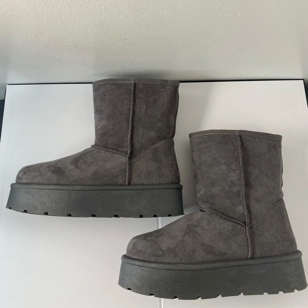 Macys Extreme Gray Suede Style Platform Women's Boots